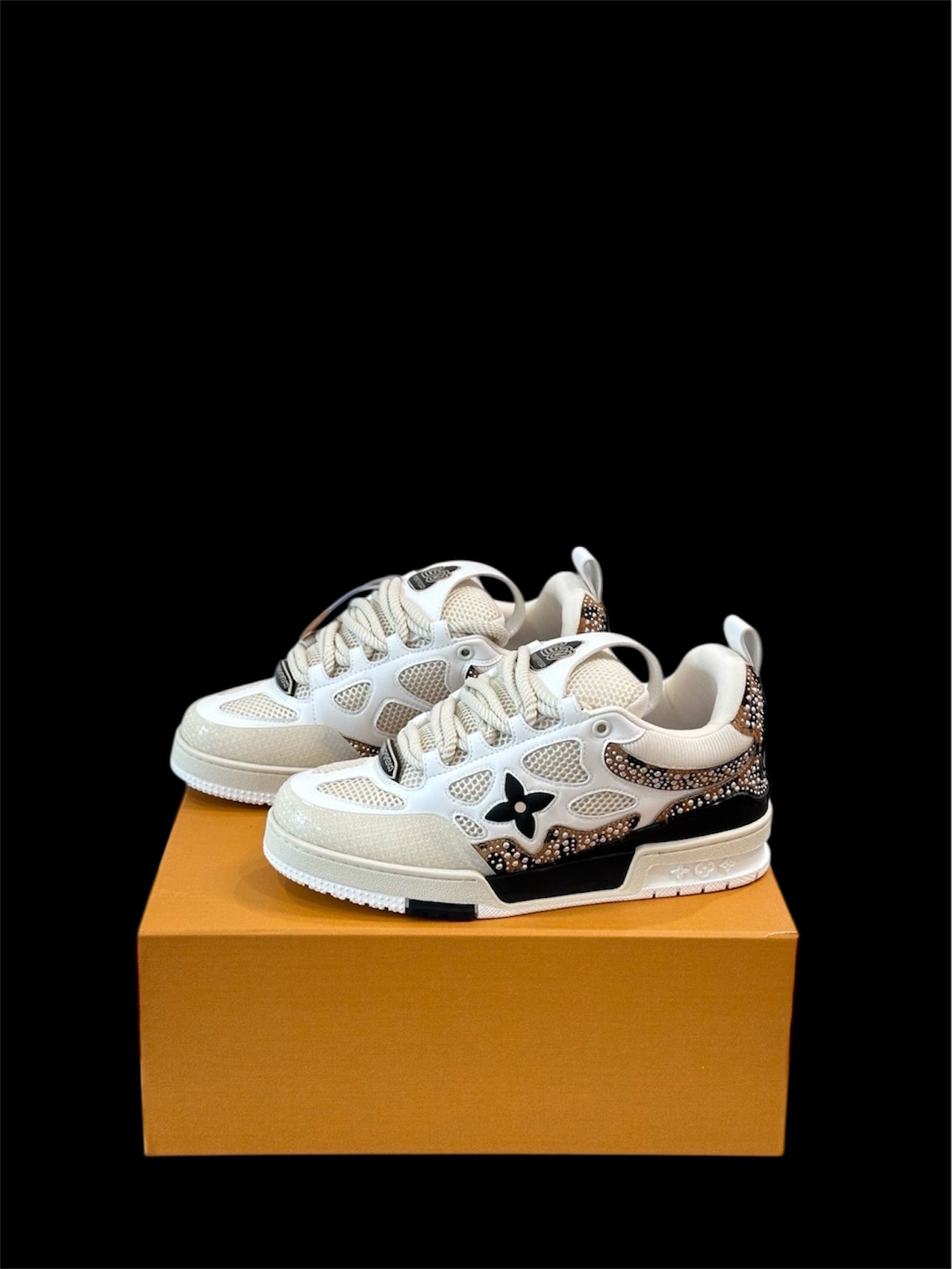 1-1 LV SKATE WHITE & BROWN